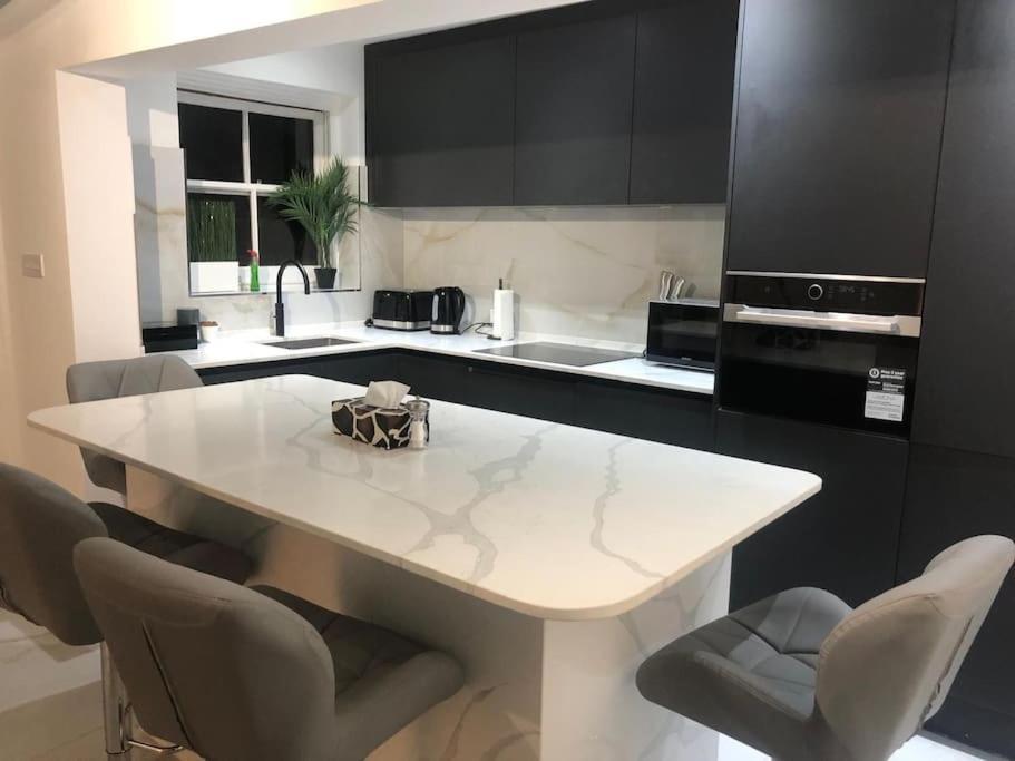 Appartamento Stylish 2-bedroom Getaway In The Heart Of Chelsea *