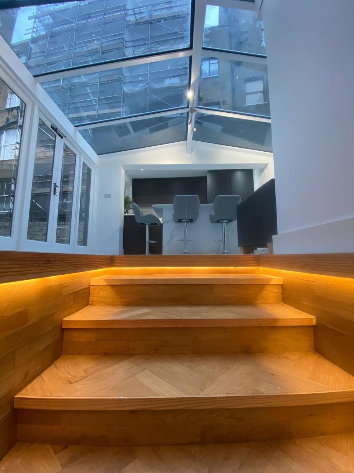 Stylish 2-bedroom Getaway In The Heart Of Chelsea Londra